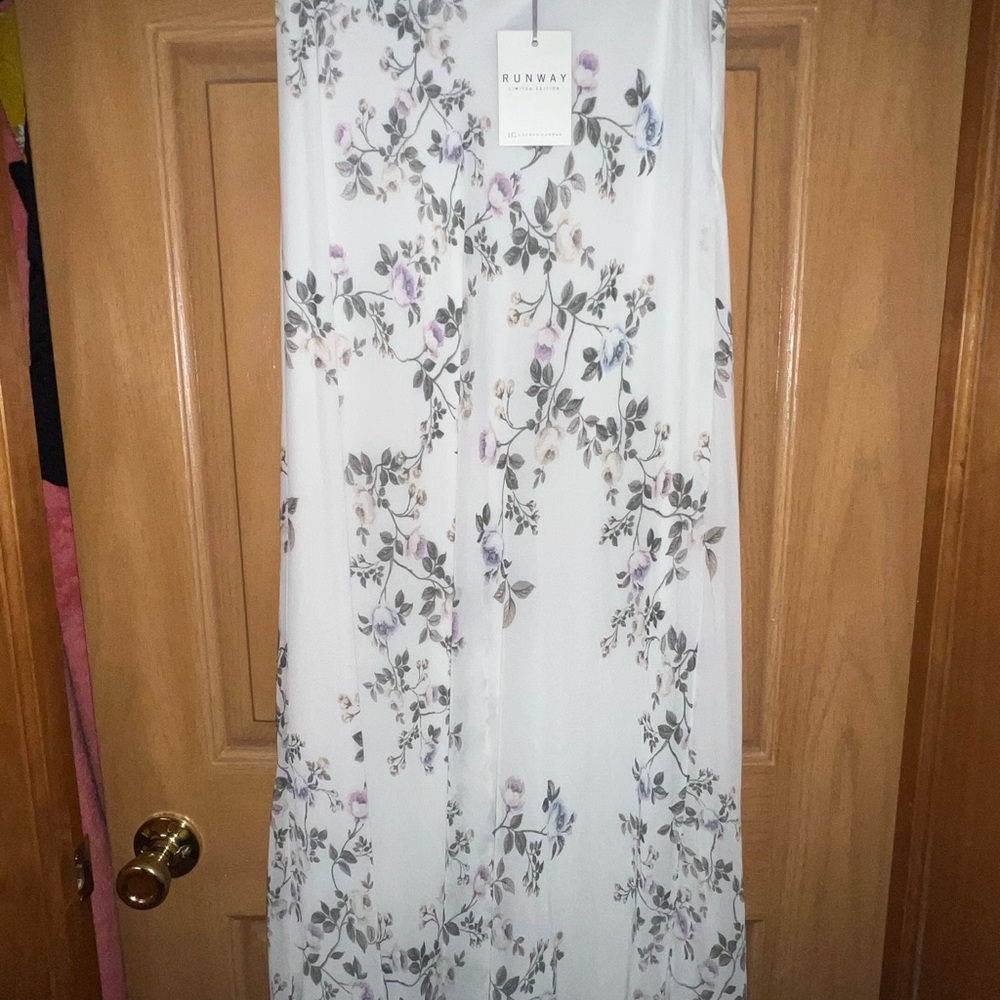NWT LC Lauren Conrad Runway Collection Kohl’s White Maxi Skirt w/Floral All Over